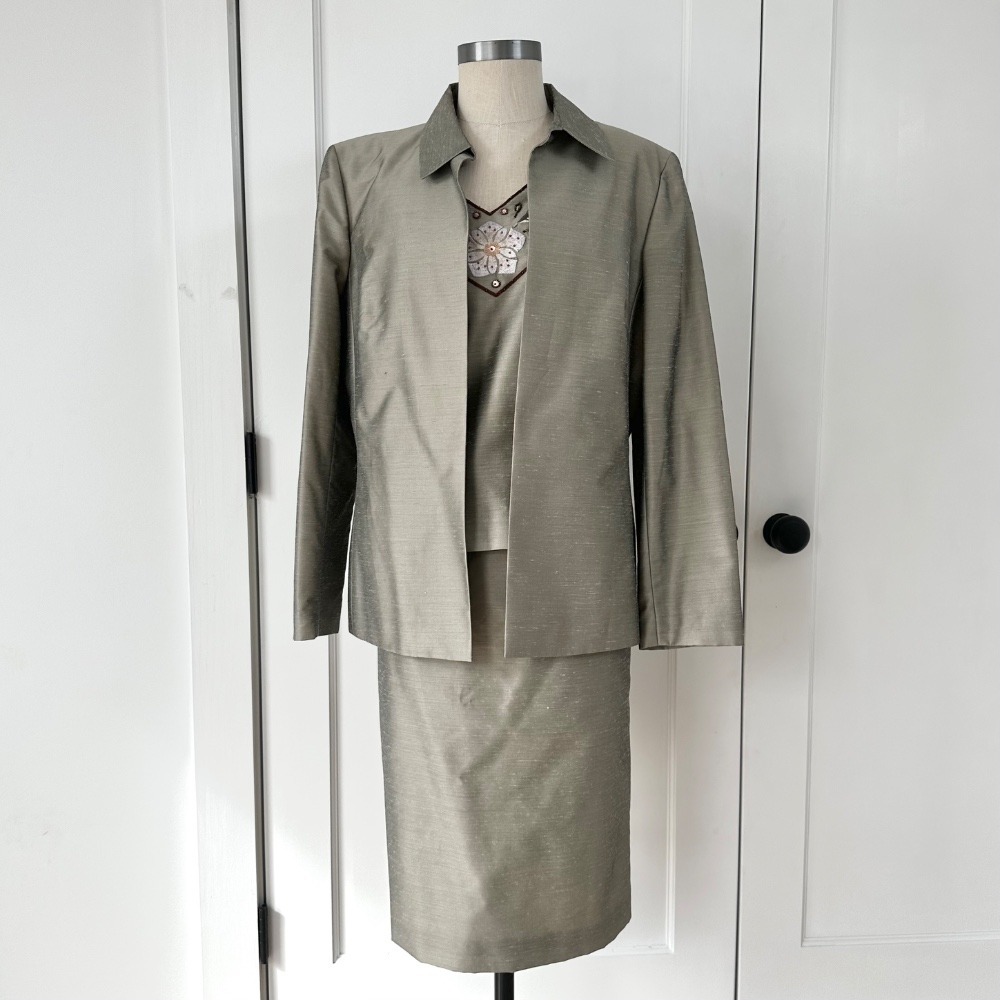 Kasper Vintage‎ Skirt Suit Set Embellished Top Career Interview Outfit Size 12